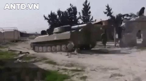 UR-77 trước đó từng được sử dụng tại chiến tranh Afghanistan, chiến tranh Chechnya, Syria và quân độiNga ở Dagestan đã sử dụng chúng để tiêu diệt các hỏa điểm cố định của nhóm khủng bố hồi giáo quá khích trong khu dân cư.