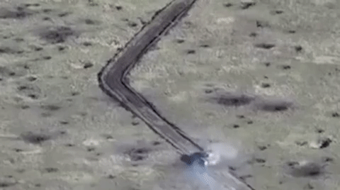 Chiếc T-72B3 sau đó bị một tên lửa Stugna khác đánh trúng phần hông bên trái, nhưng tiếp tục cơ động và chuyển hướng bám theo mặt đường rời khỏi trận địa.