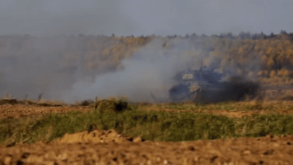 Chính vì thế chúng lại được quân đội Nga ưa chuộng, thậm chí còn cho rằng dòng xe tăng này cùng với T-90 vẫn đủ sức tạo thành "cú đấm thép" cho lục quân nước này mà không cần tới xe tăng T-14.