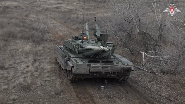 Có thể thấy, T-90M là biến thể được nâng cấp sâu rộng với nhiều cải tiến mới cả về tháp pháo lẫn hệ thống điện tử và giáp bảo vệ.