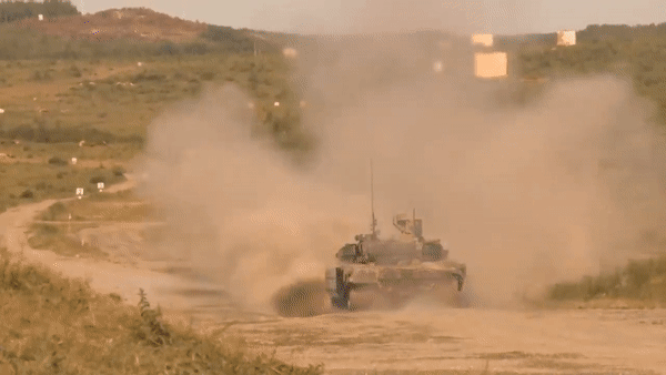 Hệ thống phòng vệ chủ động Shtora-M của T-90M Proryv-3 cũng có độ tin cậy rất cao trong việc chống lại tên lửa chống tăng có điều khiển của đối phương.
