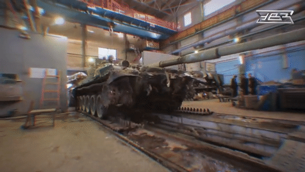 Pháo nòng trơn 2A46M-5-01 mới có hệ thống ổn định được nâng cao được lắp đặt cho biến thể này. Động cơ V-92S2F có công suất 1130 mã lực cũng được trang bị giúp xe cơ động tốt hơn.