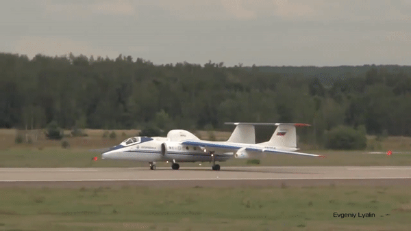 Chiếc máy bay M-17 đầu tiên được xuất xưởng năm 1978.