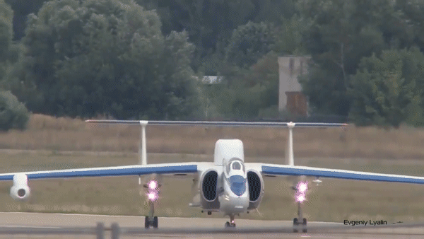 Nhưng gặp sự cố trong lúc thử nghiệm trên mặt đất tháng 12/1978 và bị phá hủy hoàn toàn, khiến phi công thiệt mạng.