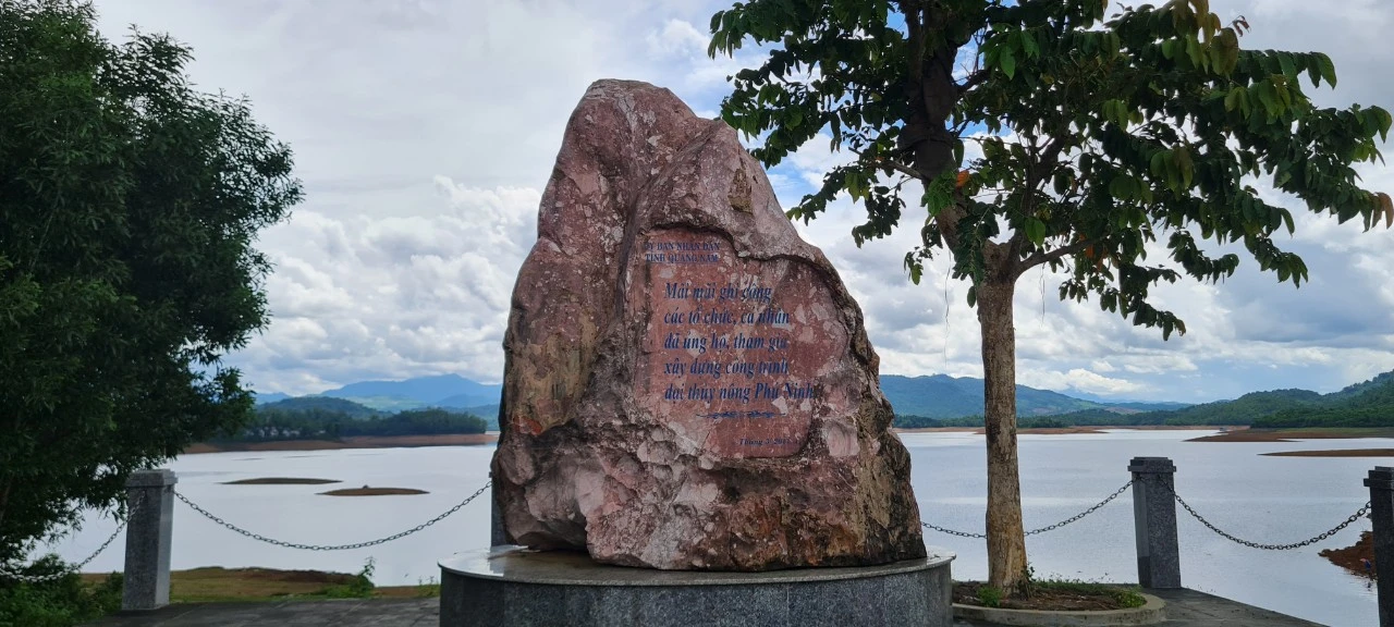 Đến Phú Ninh, ngắm “Hạ Long thu nhỏ” của miền Trung