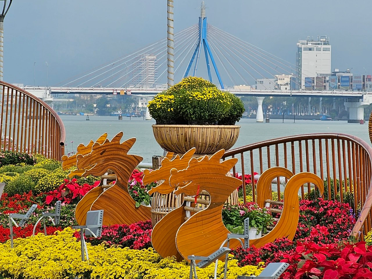 Muôn vẻ linh vật rồng Đà Nẵng