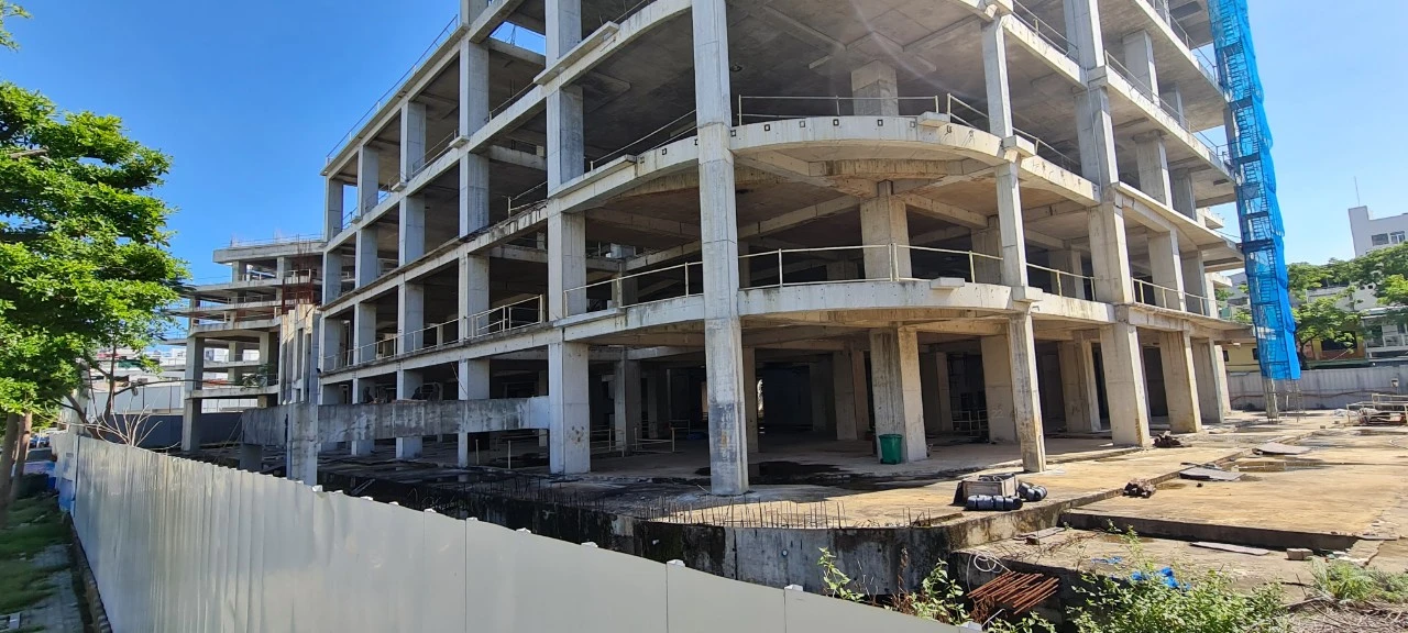 Đà Nẵng: Đất vàng 4 mặt tiền bỏ hoang giữa trung tâm thành phố 