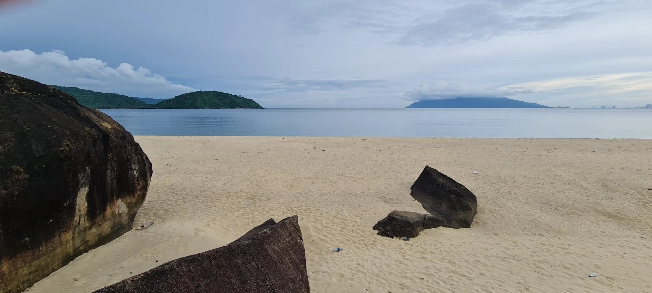 Vẻ đẹp hoang sơ, yên bình ở ngôi làng nhỏ dưới chân đèo Hải Vân