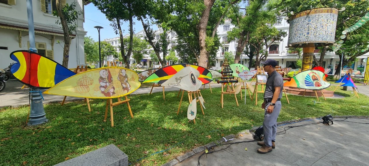 Đến Festival Huế, chiêm ngưỡng “nghệ thuật rối trên không“