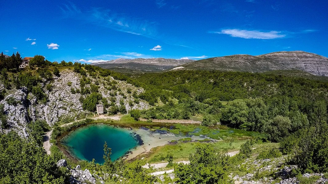 Ly kỳ truyền thuyết về nơi được coi là “con mắt của Trái đất“