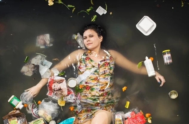 Bộ ảnh tả thực về cuộc sống đến nỗi ai xem cũng giật mình