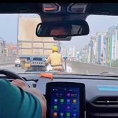 CSGT Hà Nội mở đường hỗ trợ sản phụ đến bệnh viện an toàn