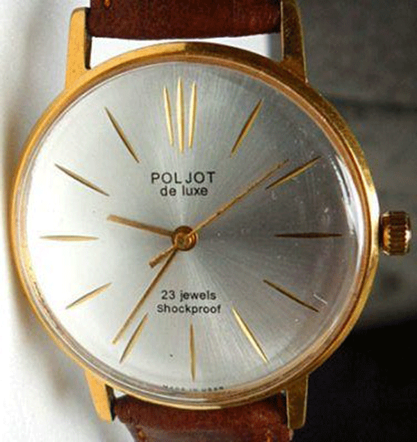 3. Đồng hồ Poljot, Seiko Đồ chơi "công nghệ" thời kỳ này là đồng hồ Poljot của Liên Xô, một trong những món đồ khiến giới đại gia thời bao cấp khát khao sở hữu. Ảnh: Lao động.