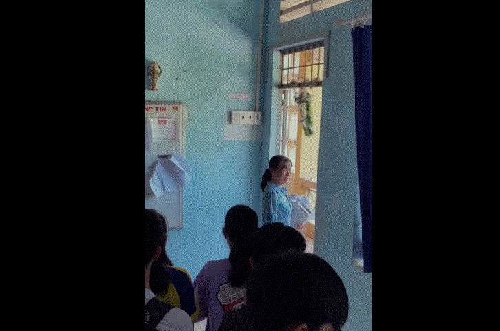 Clip tiết học cuối cùng này đã nhận về "bão like" trên MXH, đặc biệt là những học sinh cuối cấp cũng đang cùng tâm trạng. Ảnh: Cắt từ clip