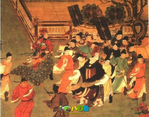 Ví dụ, về lãnh thổ, ở giai đoạn cực thịnh nhà Đường có lãnh thổ rộng gấp đôi nhà Hán. Về thơ ca, nhà Đường có nền thơ ca huy hoàng chói lọi điển hình Lý Bạch, Đỗ Phủ.