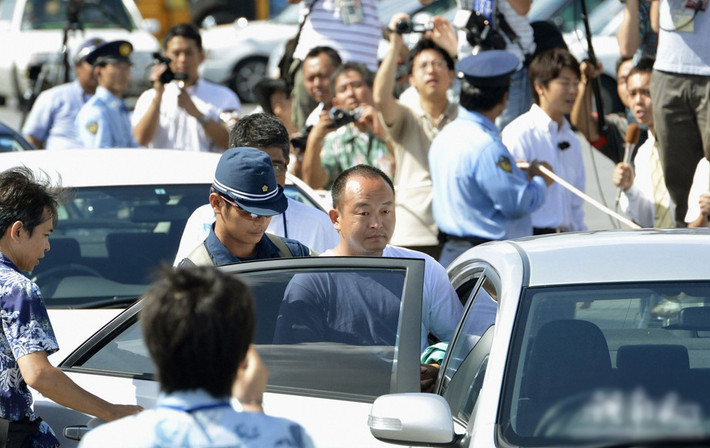 15/8/2012, lực lượng tuần duyên Nhật Bản đã bắt giữ 14 nhà hoạt động Hong Kong vì đặt chân lên đảo tranh chấp Điếu Ngư/Senkaku.