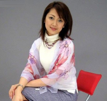 Yang Huiyan: Nữ tỷ phú xinh đẹp, trẻ tuổi nhất Trung Quốc này khiến cả thế giới kinh ngạc khi lọt vào danh sách những trùm bất động sản giàu nhất thế giới. Yang là con gái của người sáng lập nên Tập đoàn bất động sản Country Garden nổi tiếng Trung Quốc, sở hữu khối tài sản kếch xù hơn 8 tỷ USD.