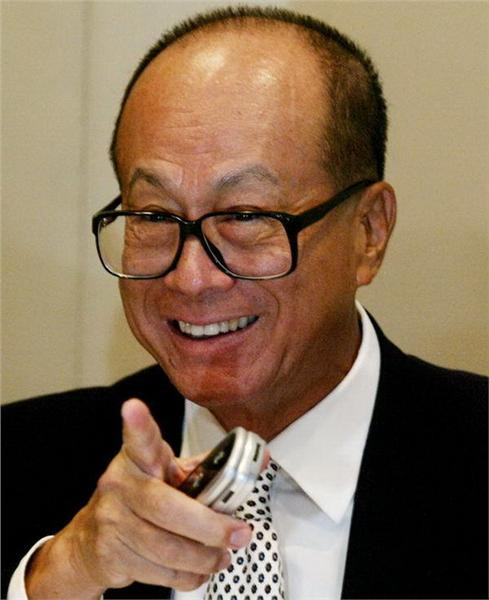 Li Ka Shing: Ông là người đàn ông giàu nhất trên lục địa Trung Quốc, cũng là một trong những nhà phát triển bất động sản lớn nhất nước này, sở hữu khối tài sản khủng 33 tỷ USD.
