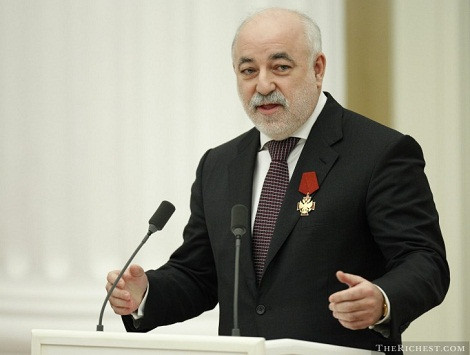 Viktor Vekselberg: Viktor Vekselberg là chủ sở hữu chính của Tập đoàn Renova, một công ty của Nga chuyên về nhôm, dầu, năng lượng, viễn thông. Đóng góp của Vekselberg cho Sochi năm 2014 khoảng 500 triệu USD.