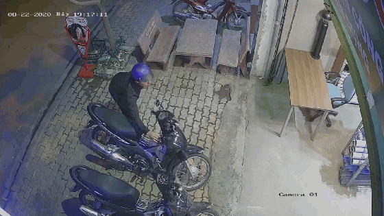 Clip phan ung cuc nhanh cua chu nha 2 lan bi trom xe nong nhat MXH-Hinh-10