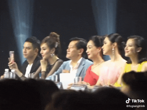 KHÓ TIN: Nhan sắc NSND Lê Khanh 'hạ' cùng lúc 3 hoa hậu - Hình 3 KHO TIN: Nhan sac NSND Le Khanh 'ha' cung luc 3 hoa hau-Hinh-3