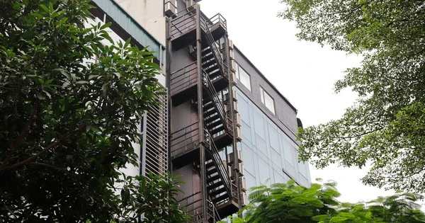 Chung cư mini, khách sạn tại Hà Nội chi trăm triệu đồng lắp thang thoát hiểm