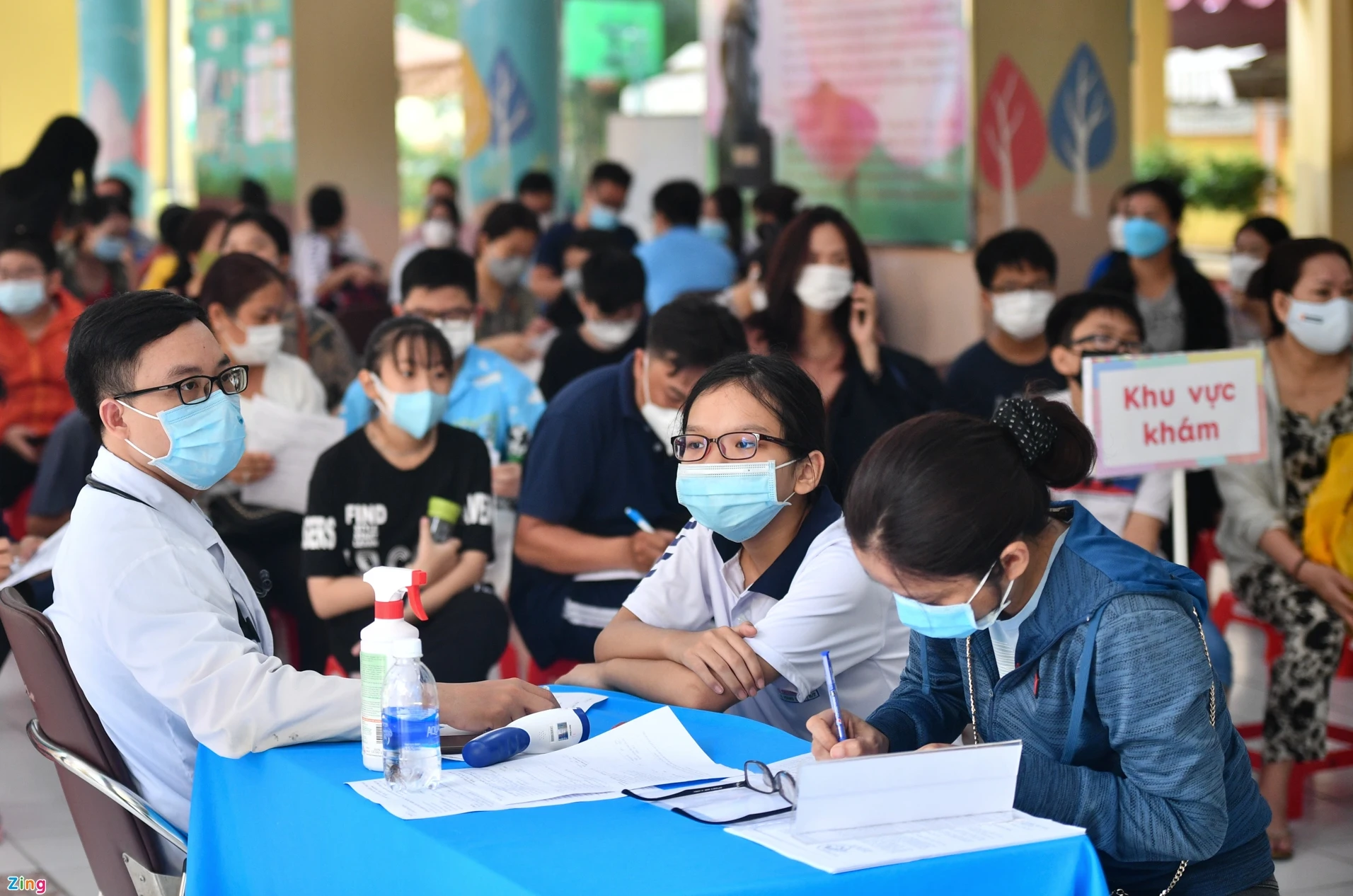 Ngày đầu tiên tổ chức tiêm vaccine Covid-19 cho trẻ 5-11 tuổi ở TP.HCM