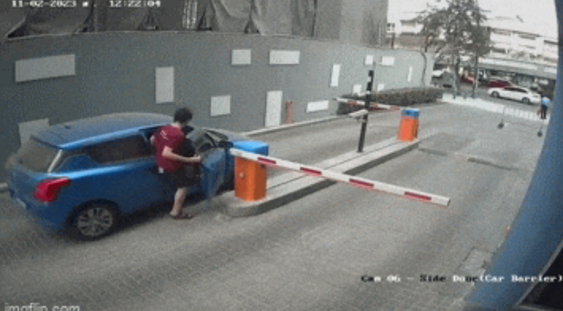 Tài xế ô tô suýt gặp họa lớn vì sai lầm “ngớ ngẩn“