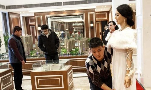 Những chiêu bài đánh bóng tên tuổi cực dị