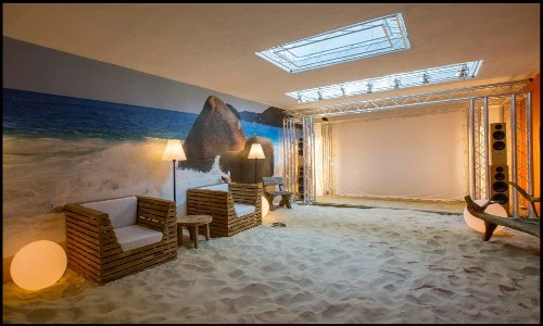 Mỏi mắt ngắm biệt thự dát vàng chứa cả bãi biển nhiệt đới bên trong 