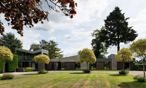 Ngắm nhà “bọc thép” có nội thất cực đẹp