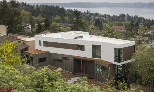 Yên bình nhà trên đồi ngập nắng và cực nhiều cây xanh