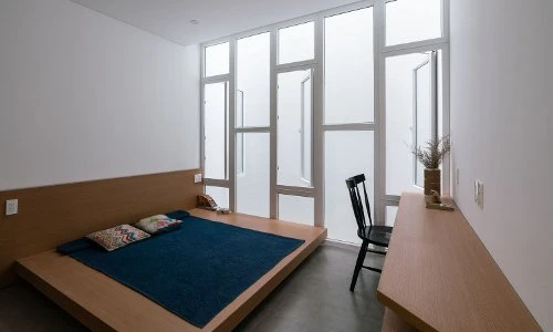 Ngắm nhà ống méo mó đón nắng giữa Sài Gòn