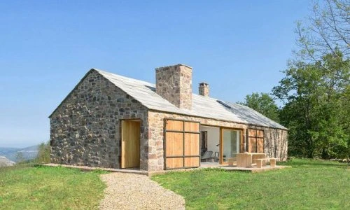 Ngắm nhà cấp 4 ốp đá trên đồi cực thơ mộng 