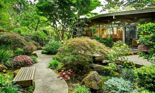 Những mẫu thiết kế lối đi sân vườn thịnh hành nhất 2018