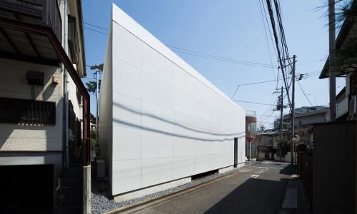 Nhà siêu méo nhưng bên trong vẫn đẹp không ngờ