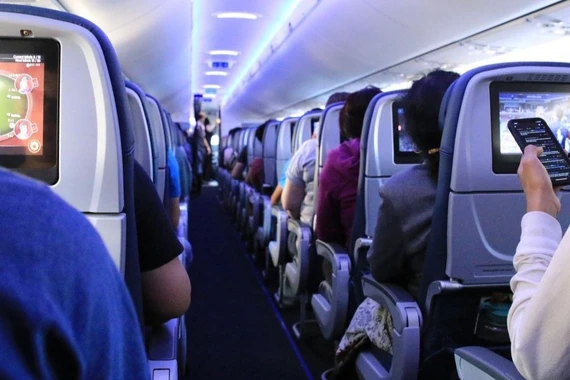 iPhone phồng pin khi bay khiến người dùng lo ngại an toàn