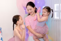 Lan Phương cuộc sống thay đổi ra sao sau ly hôn chồng Tây?