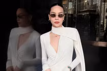 Hồ Ngọc Hà mặc váy xẻ ngực sâu hoắm khoe sắc vóc đỉnh cao 