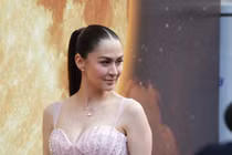 Đến Việt Nam, 'mỹ nhân đẹp nhất Philippines' lộ làn da căng bóng tuổi 41