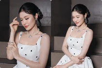 Vợ Đăng Khôi khoe nhan sắc mẹ 3 con với váy chấm bi