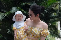 Á hậu Tú Anh và con gái ngọt ngào trong khoảnh khắc mặc đồ đôi