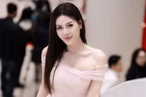 Thanh Hương ghi điểm với đầm khoe vai trần gợi cảm tại sự kiện