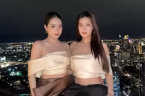 Thanh Thủy và Đoàn Thiên Ân đọ sắc như chị em sinh đôi tại Thái Lan