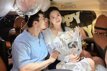 Midu khiến fan ngưỡng mộ vì được chồng thiếu gia yêu thương như ngọc