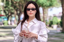 Midu diện sơ mi trắng trẻ trung như nữ sinh ở tuổi 35