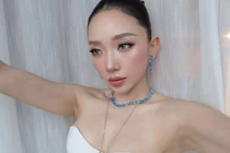 Tóc Tiên thả dáng cực cháy với corset cúp ngực, lộ vòng 1 căng tràn 