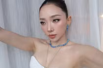 Tóc Tiên thả dáng cực cháy với corset cúp ngực, lộ vòng 1 căng tràn 