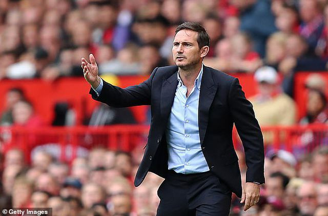 HLV Lampard phải làm gì sau 'cú tát như trời giáng' của MU? - Hình 3 HLV Lampard phai lam gi sau 'cu tat nhu troi giang' cua MU?-Hinh-3