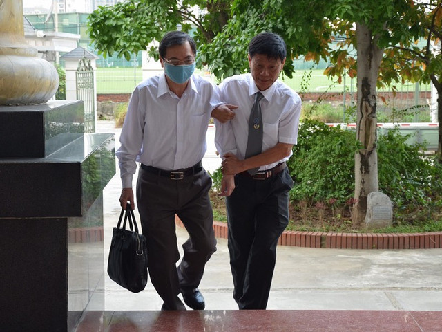 Cựu Bộ trưởng Công Thương Vũ Huy Hoàng được giảm 1 năm tù Cuu Bo truong Cong Thuong Vu Huy Hoang duoc giam 1 nam tu